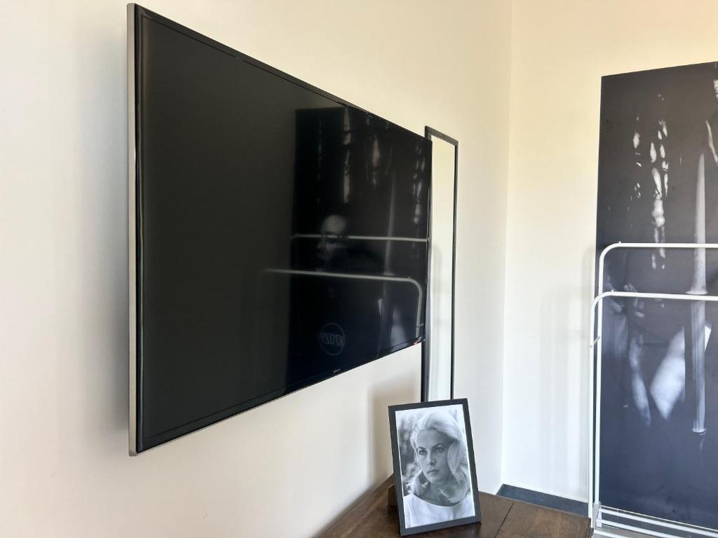 TV a/nebo společenská místnost v ubytování 87029house