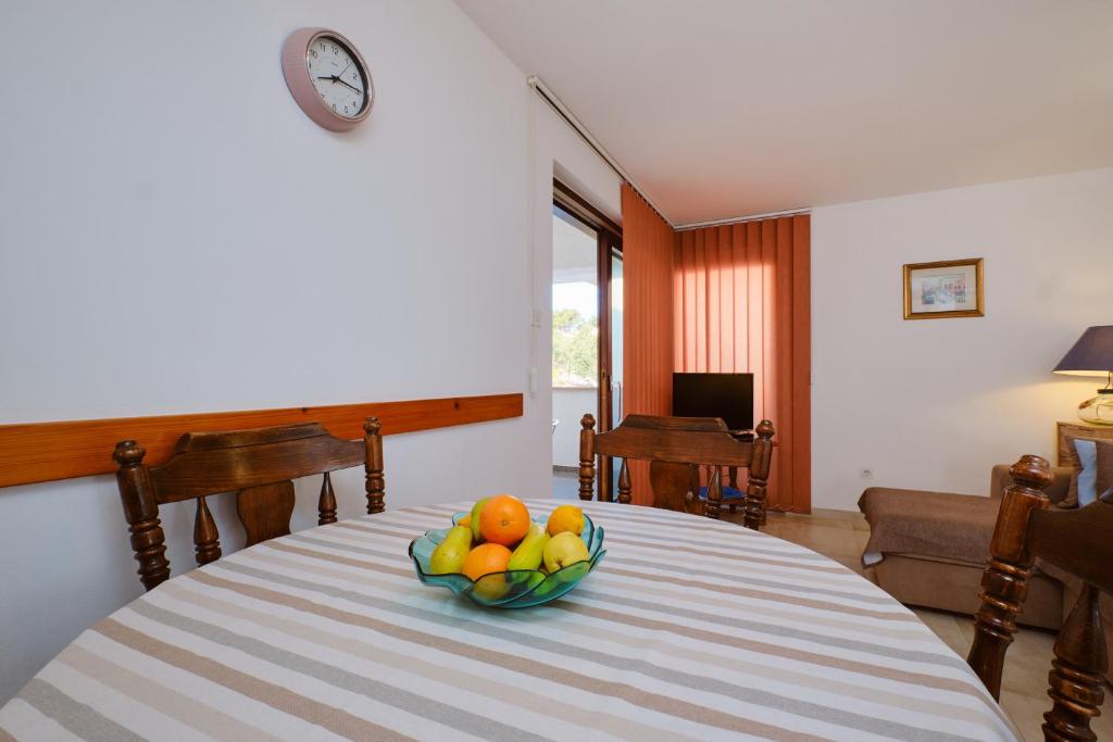 TV a/nebo společenská místnost v ubytování Apartments Katja