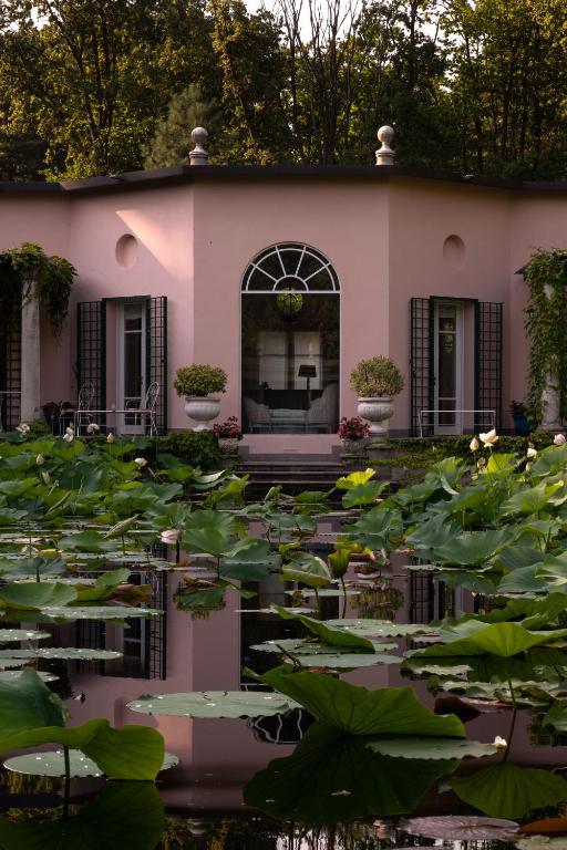 Zahrada ubytování Relais La Foleia - Luxury Villa with private lake