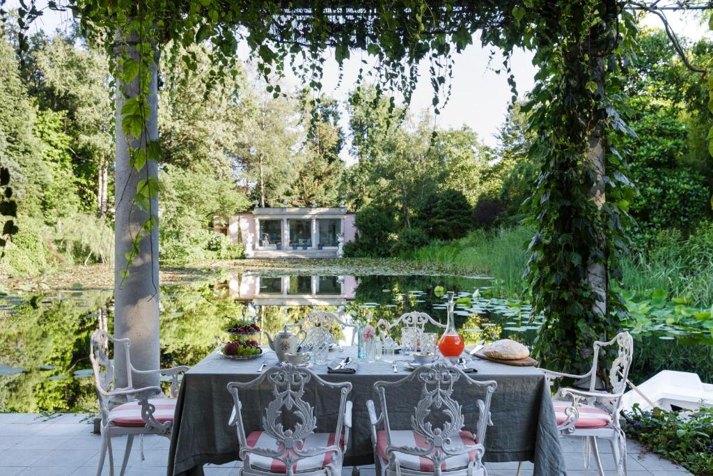 Zahrada ubytování Relais La Foleia - Luxury Villa with private lake