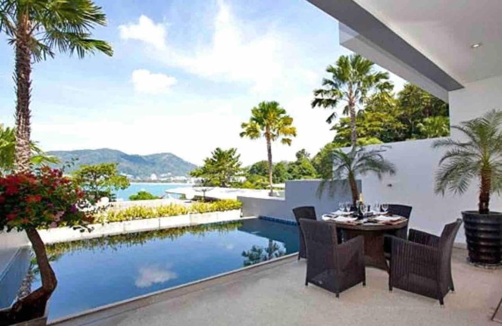 لابی و فضای عمومی Villa Xero Patong beach ocean view pool villa - تصویر ۵