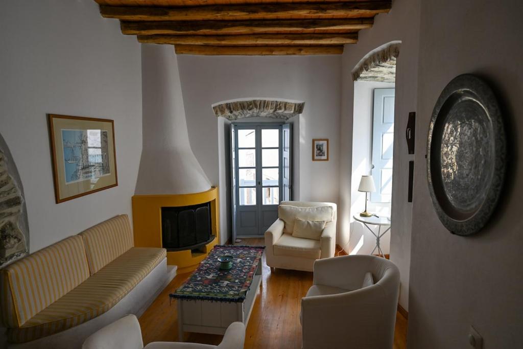 Jolandas Castle House