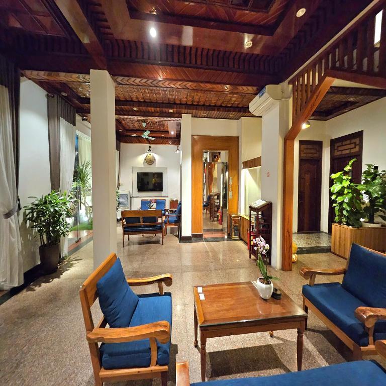 : Nhà hàng Victory Hotel Hue phục vụ các món Huế, món Việt Nam và lựa chọn Á – Âu, thuận tiện để khách dùng bữa ngay tại khách sạn.