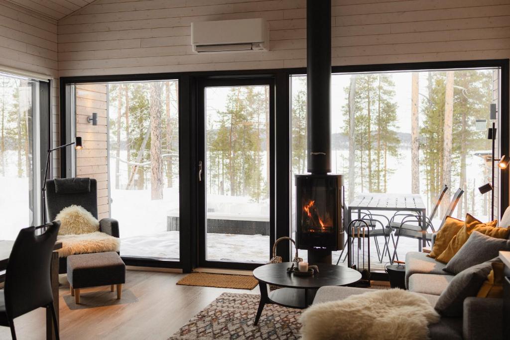 Khu vực ghế ngồi tại Norlight Cottages Ivalo - Aurinko West