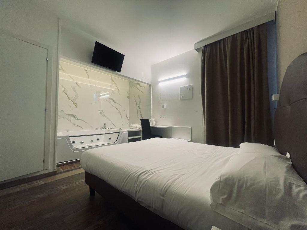 Hotel Holiday- Alla Finestrella - Resim 15