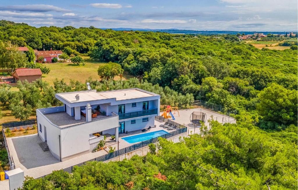 3 Bedroom Cozy Home In Pula