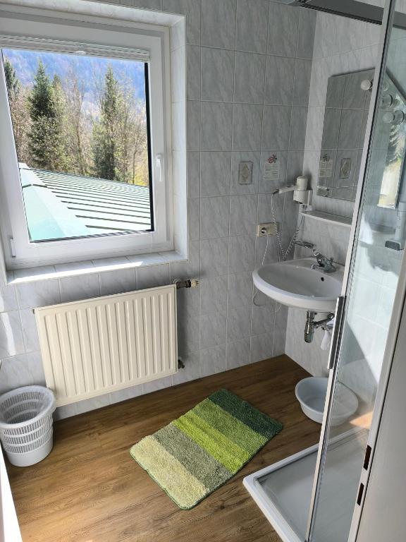 Koupelna v ubytování Gasthof Waldhof