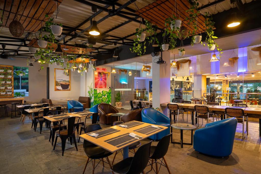 Restoran või mõni muu söögikoht majutusasutuses BATIQA Hotel & Apartments Karawang