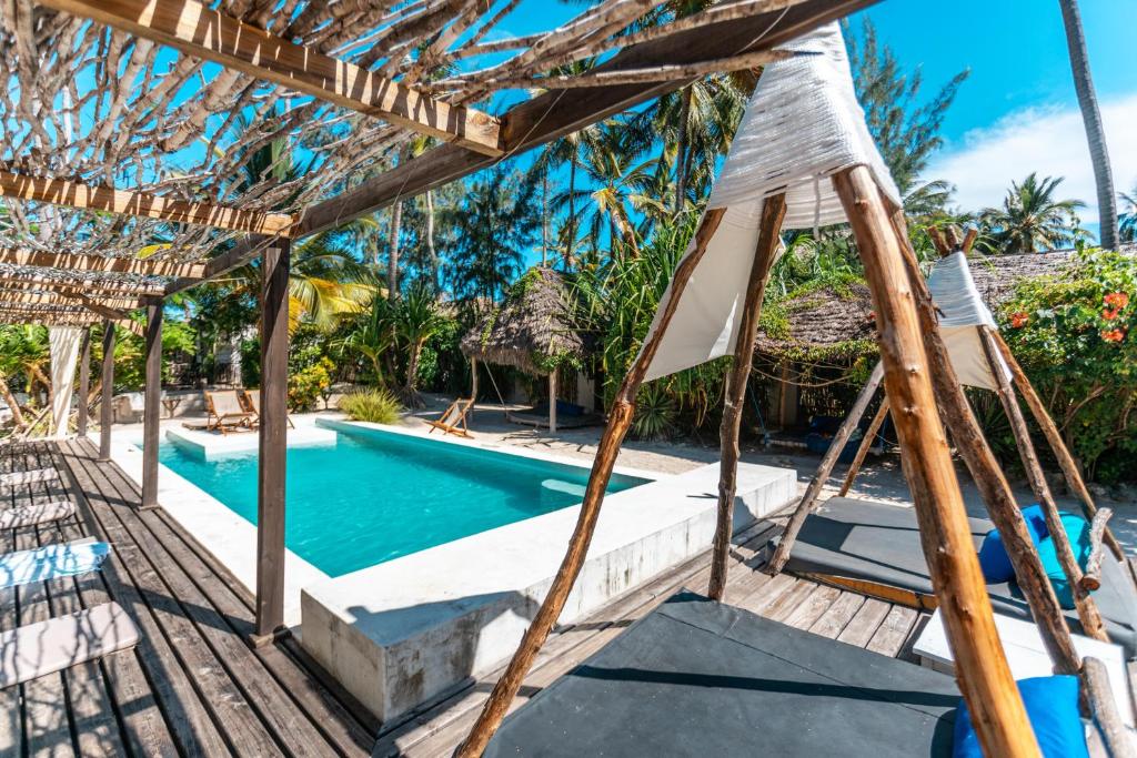 Bazén v ubytování B4 Beach Club nebo v jeho okolí