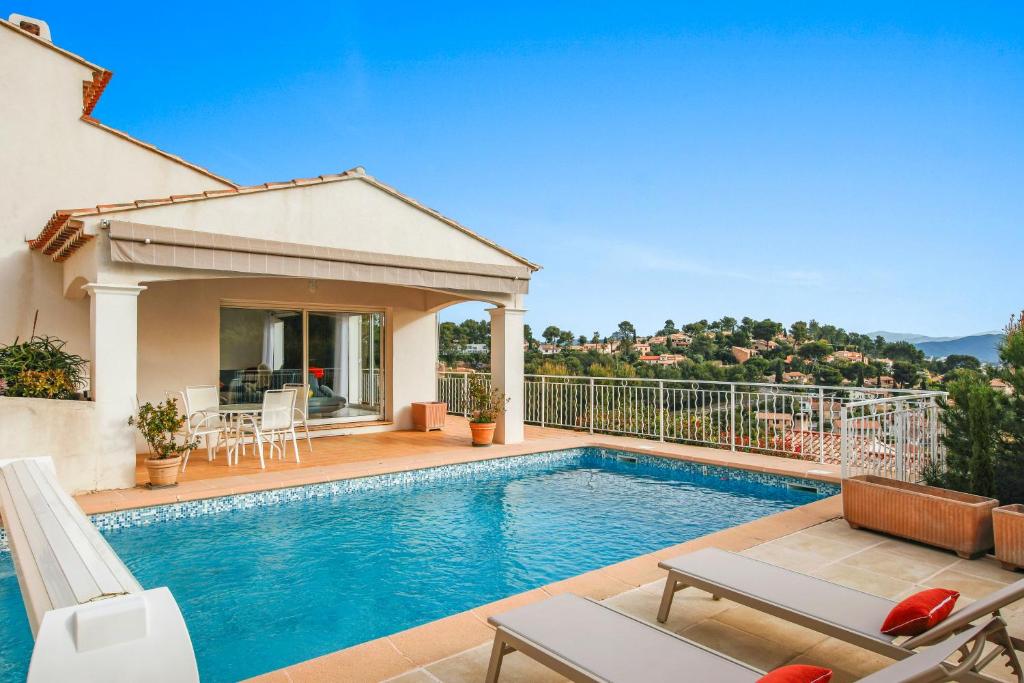 Kolam renang di atau dekat dengan Sea View Villa Between Hyères And Saint-Tropez