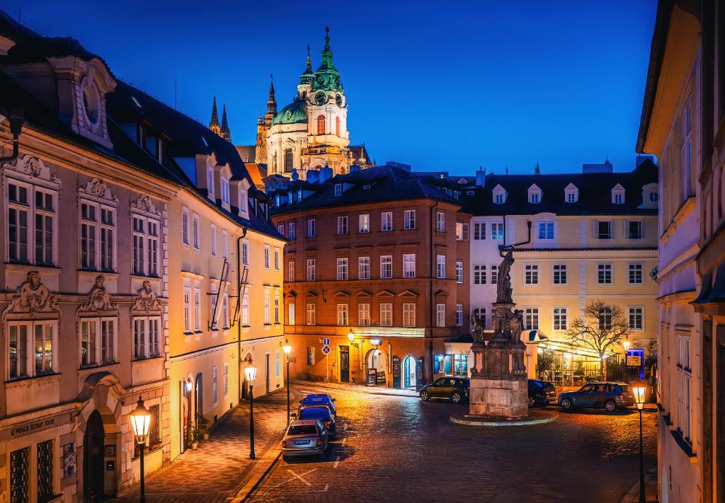 Nespecifikovaný výhled na destinaci Praha nebo výhled na město při pohledu z hotelu