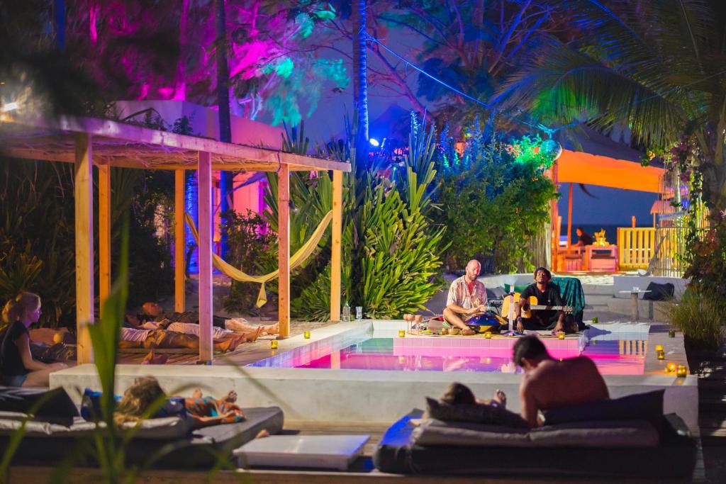 Hosté ubytování B4 Beach Club