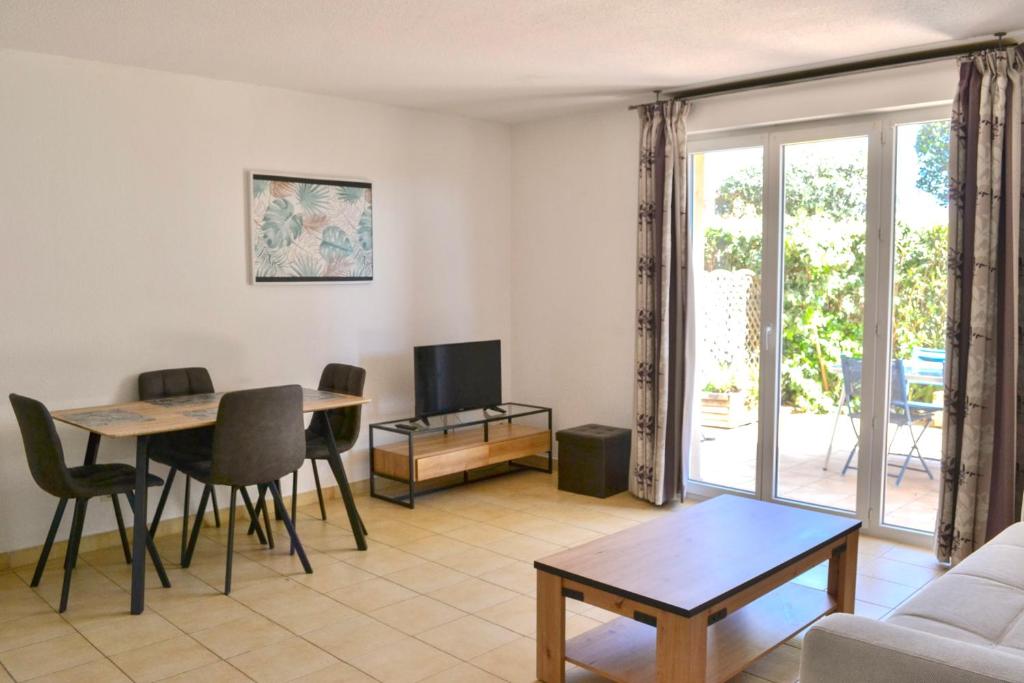 Photo de la galerie de l'établissement Jolie T2 en Rez-de-chaussée - Diamant 74, à Canet