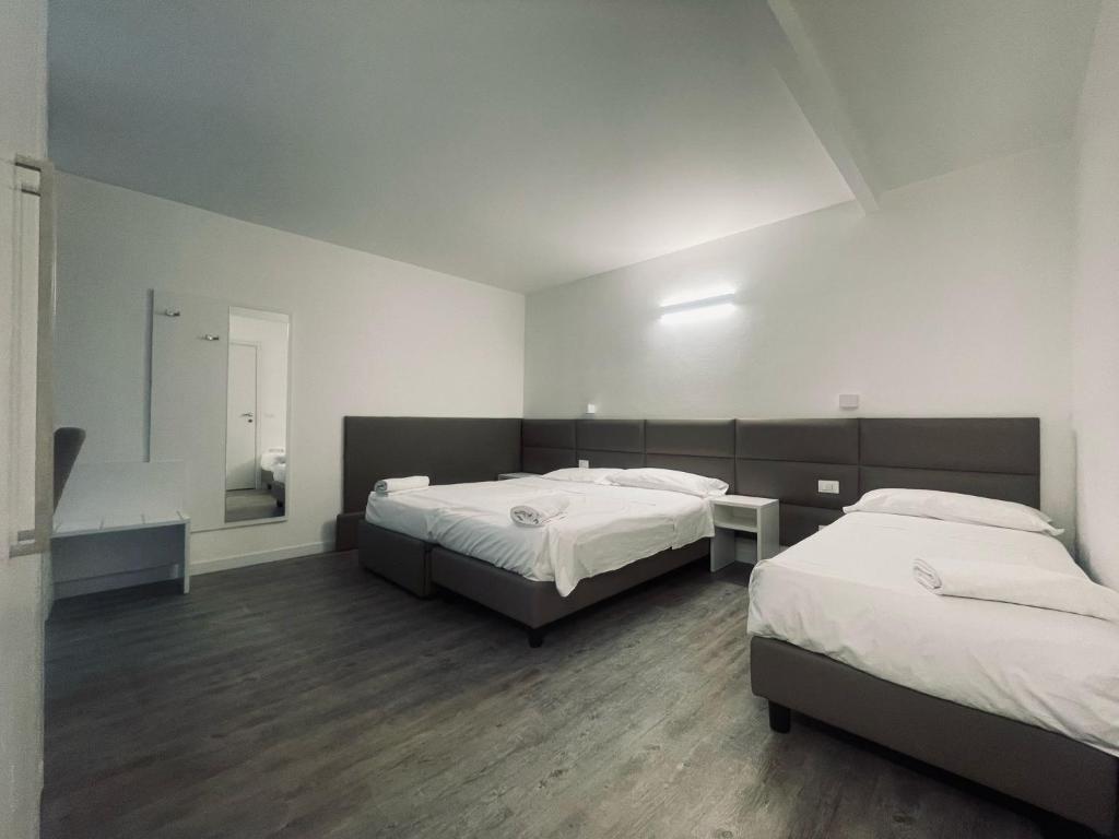 Hotel Holiday- Alla Finestrella - Resim 28