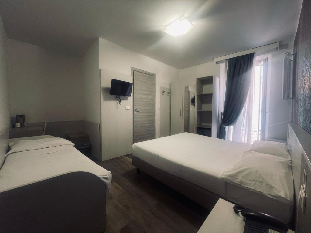 Hotel Holiday- Alla Finestrella - Resim 40