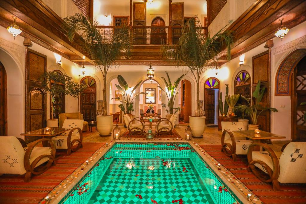 Bazén v ubytování Riad Melhoun & Spa nebo v jeho okolí