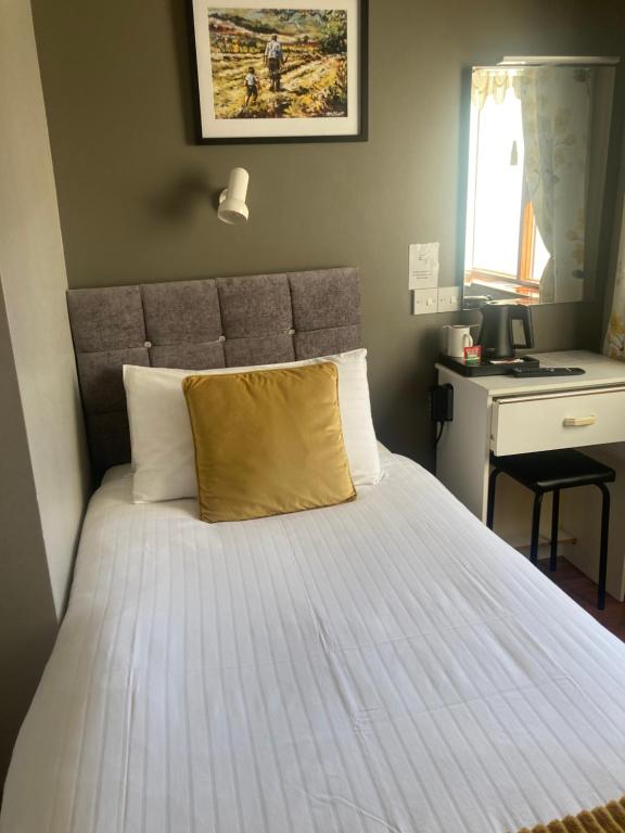 Postel nebo postele na pokoji v ubytování Steeple View B&B Guesthouse Donegal - Newly renovated in 2023