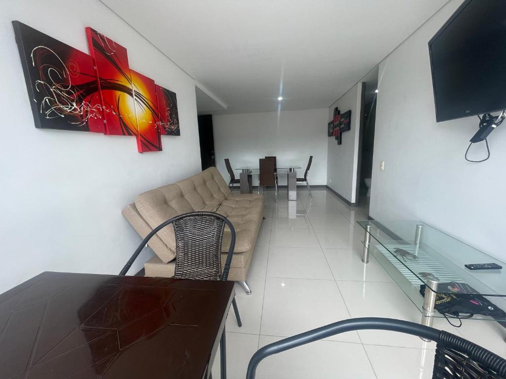 Μια τηλεόραση ή/και κέντρο ψυχαγωγίας στο Apartamento relajante, amplio, moderno e iluminado, Sabaneta, Medellín , 3 alcobas
