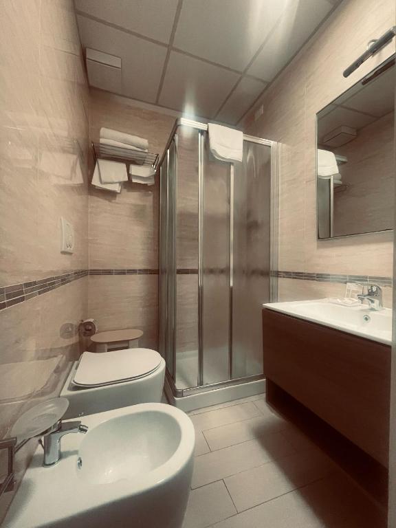 Hotel Holiday- Alla Finestrella - Resim 43