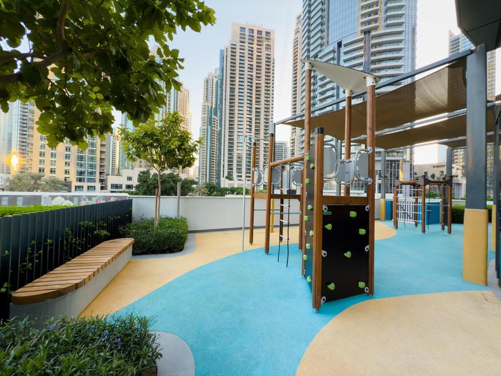 Herní místnost nebo prostor pro děti v ubytování Full Burj and Fountain view Downtown by Bella Elite Homes