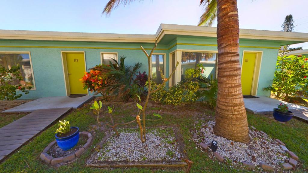 Aed väljaspool majutusasutust Unit 113 - Oceanfront Unit -2br1ba Heated Pool!