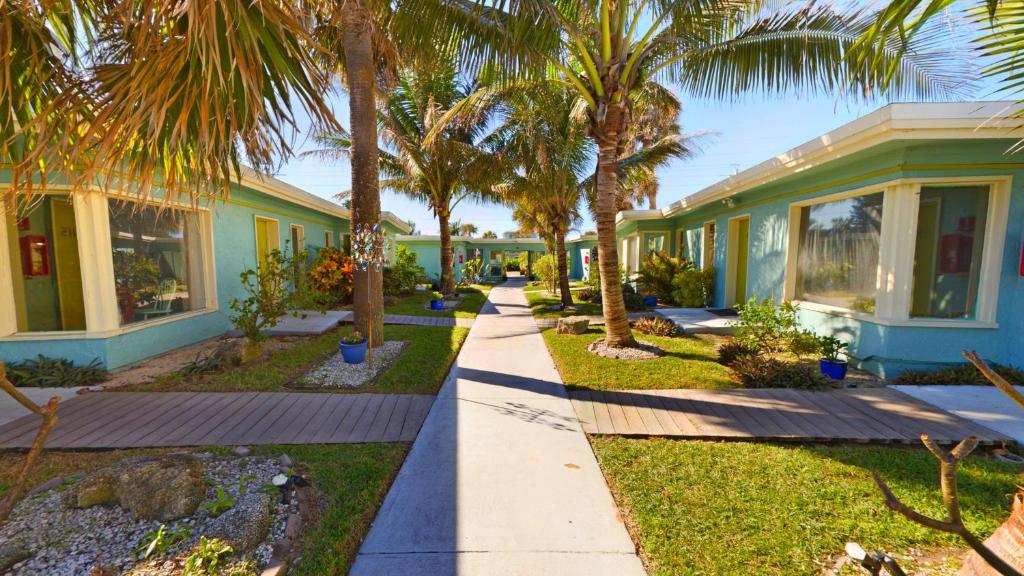 Aed väljaspool majutusasutust Unit 113 - Oceanfront Unit -2br1ba Heated Pool!