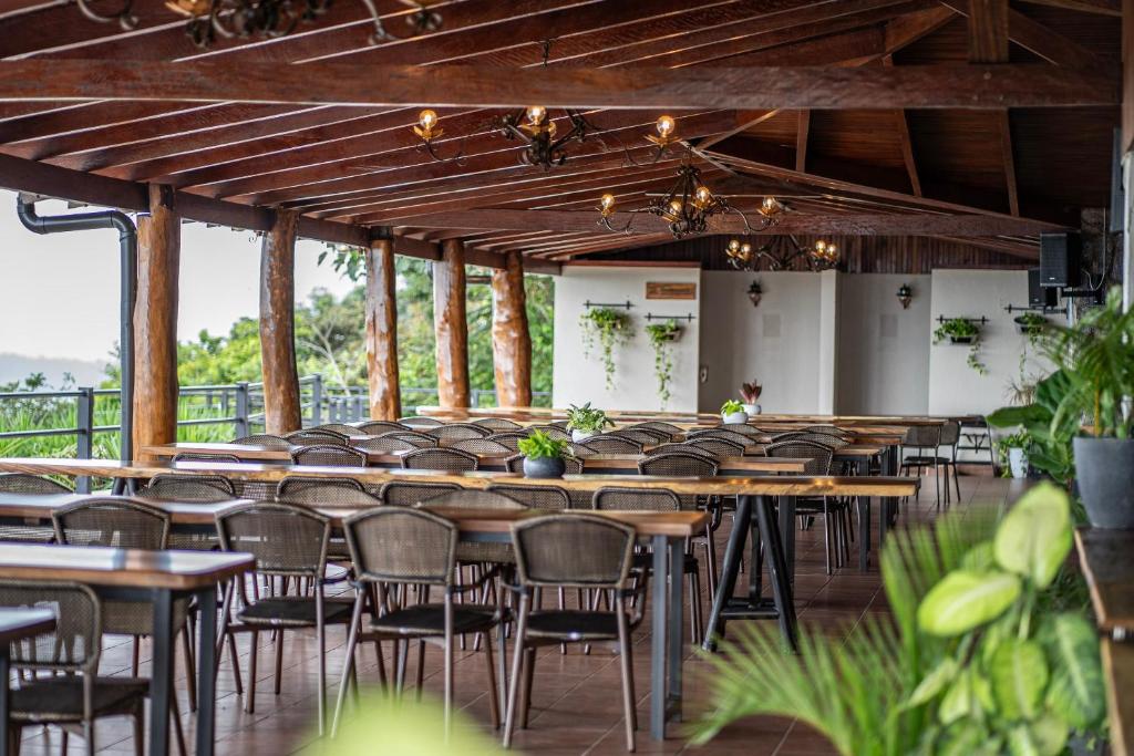 Restaurace v ubytování Buena Vista del Rincón Eco Adventure Park Hotel & Spa