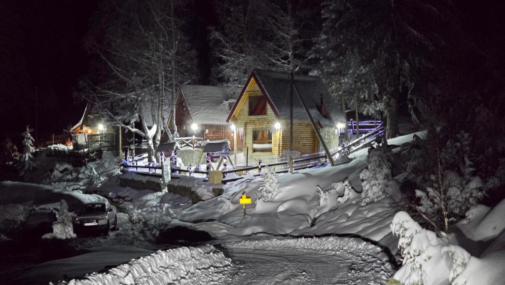Weekend house Lokve - Modern v zimě