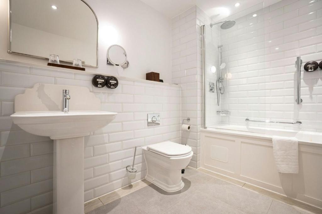 Billesley Manor Hotel & Spa, a Tribute Portfolio Hotel - Resim 17