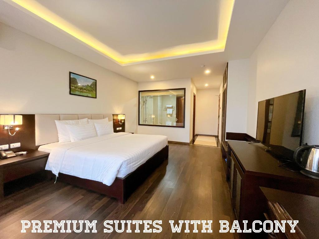 TV a/nebo společenská místnost v ubytování Paragon Noi bai Hotel & Pool