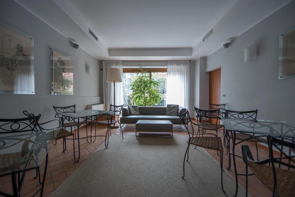 Posedenie v ubytovaní Hotel Villa Colico