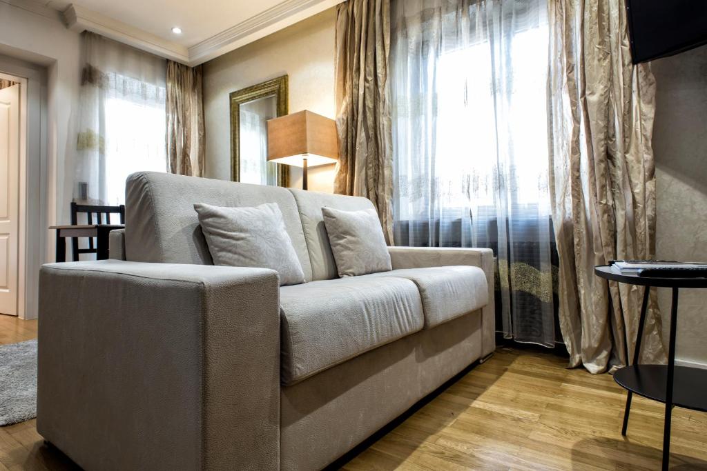 The Queen Luxury Apartments - Villa Liberty - テラス付きのアパート