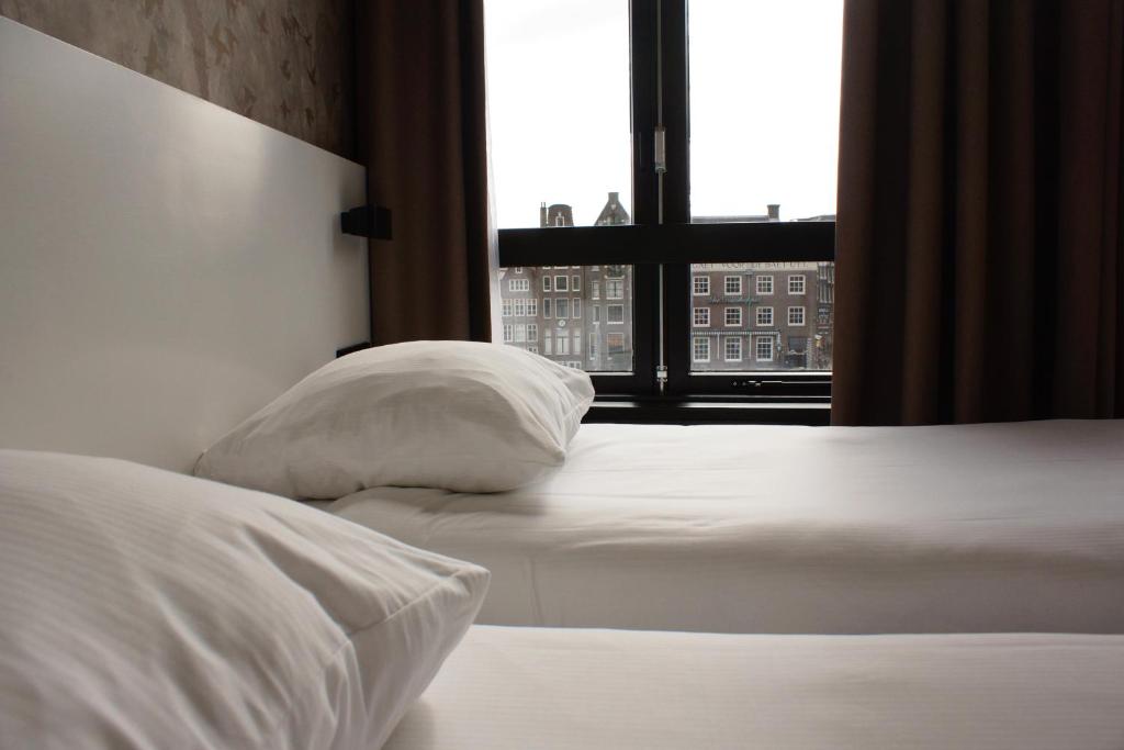 
Superior Twin Room with View
