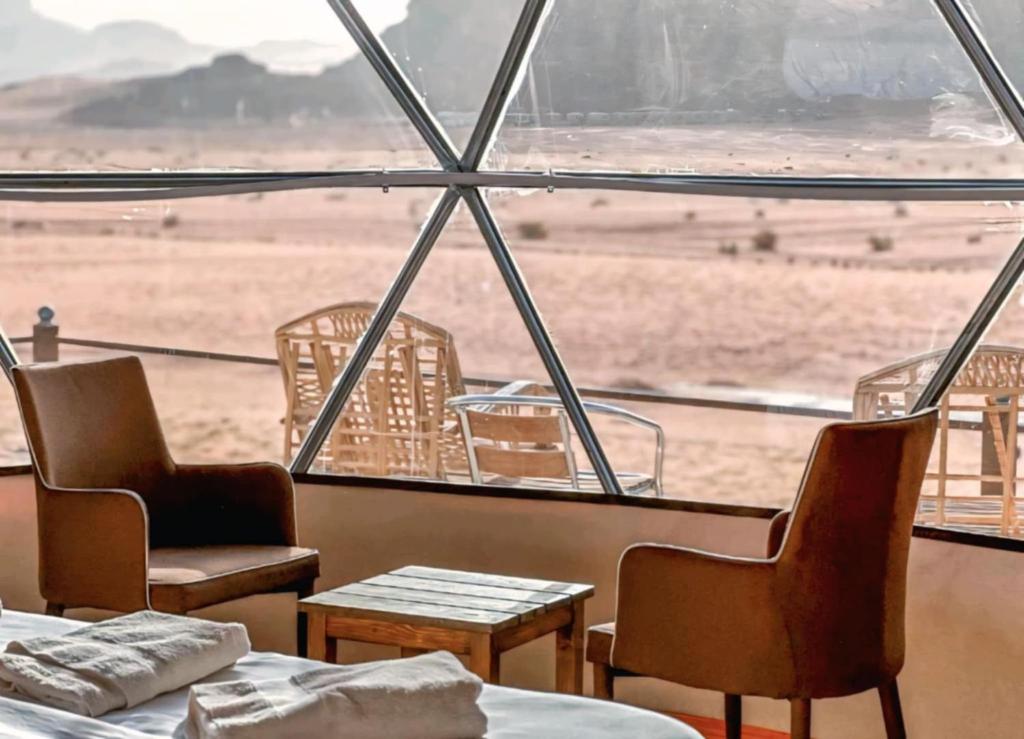 Posezení v ubytování Wadi rum suprise camp