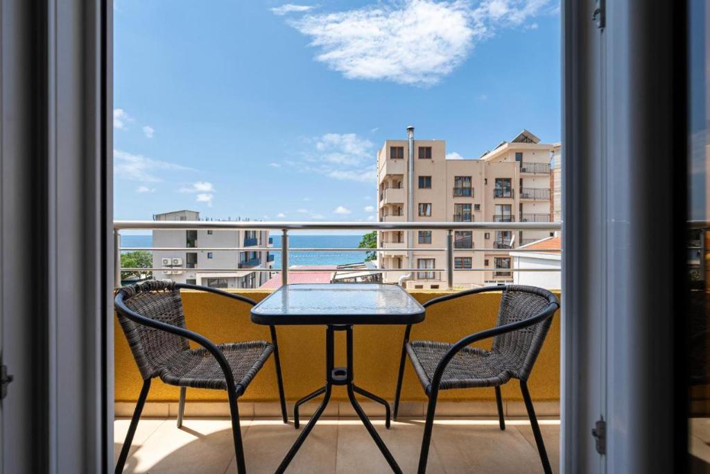 Balkon atau teras di Saray Apart Hotel