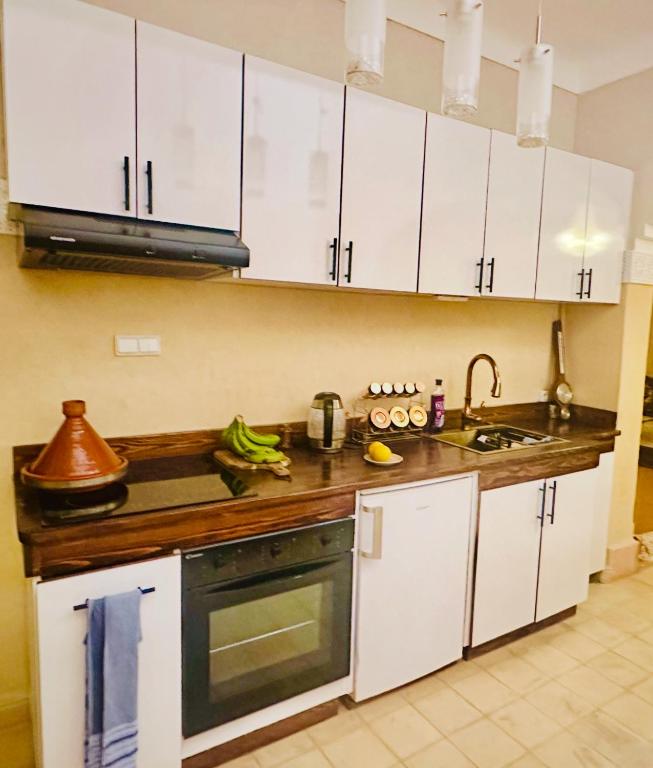 Kuchyň nebo kuchyňský kout v ubytování Edwiria Marrakech