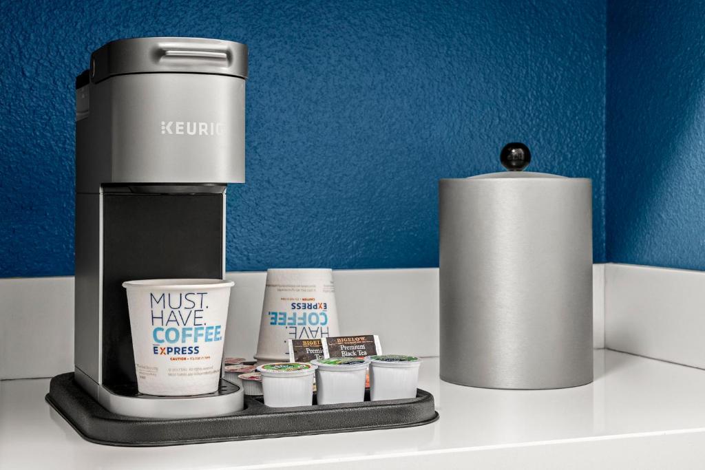 Holiday Inn Express & Suites Phoenix West - Tolleson by IHG photo