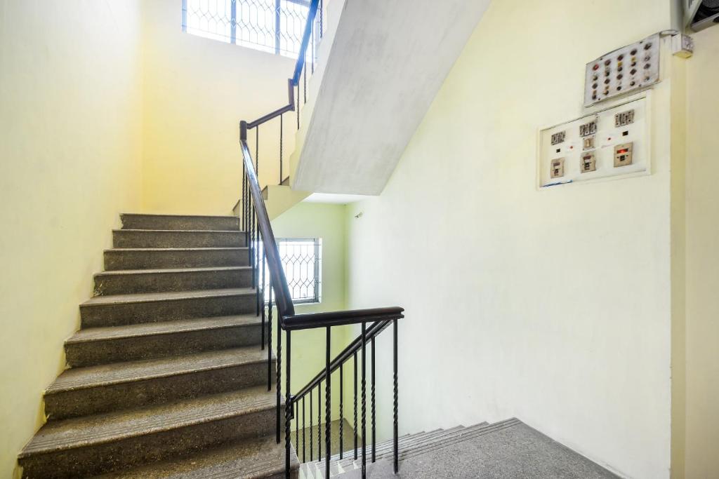 Fotografie z fotogalerie ubytování Hotel O Aruljothi Gandhipuram Bus Terminus v destinaci Kójamputtúr