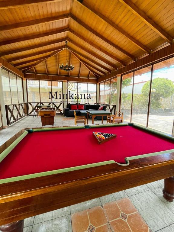 Biliár nebo kulečník v ubytování Minkana Hotel