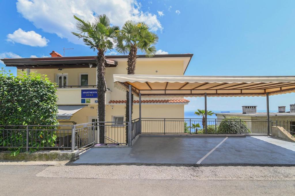 Budynek, w którym mieści się apartament