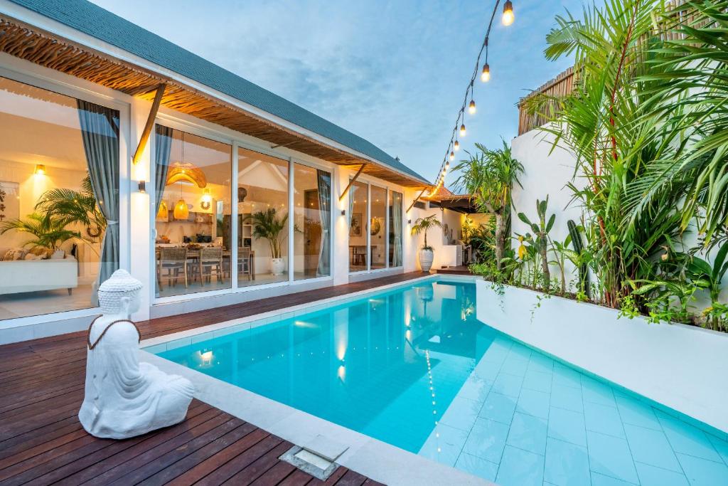 an image of a swimming pool in a villa at Villa Casa Blanca, Bingin Beach in Uluwatu