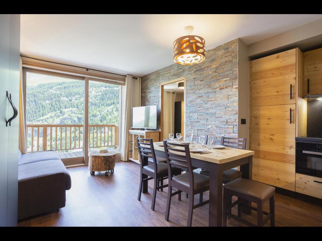 Photo de la galerie de l'établissement Apartment in Alps with Spa & Pool, à Tignes