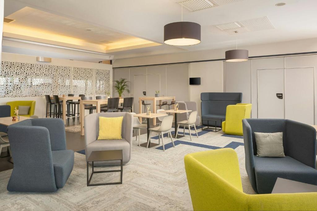 Courtyard by Marriott Toulouse Airport - Resim 8