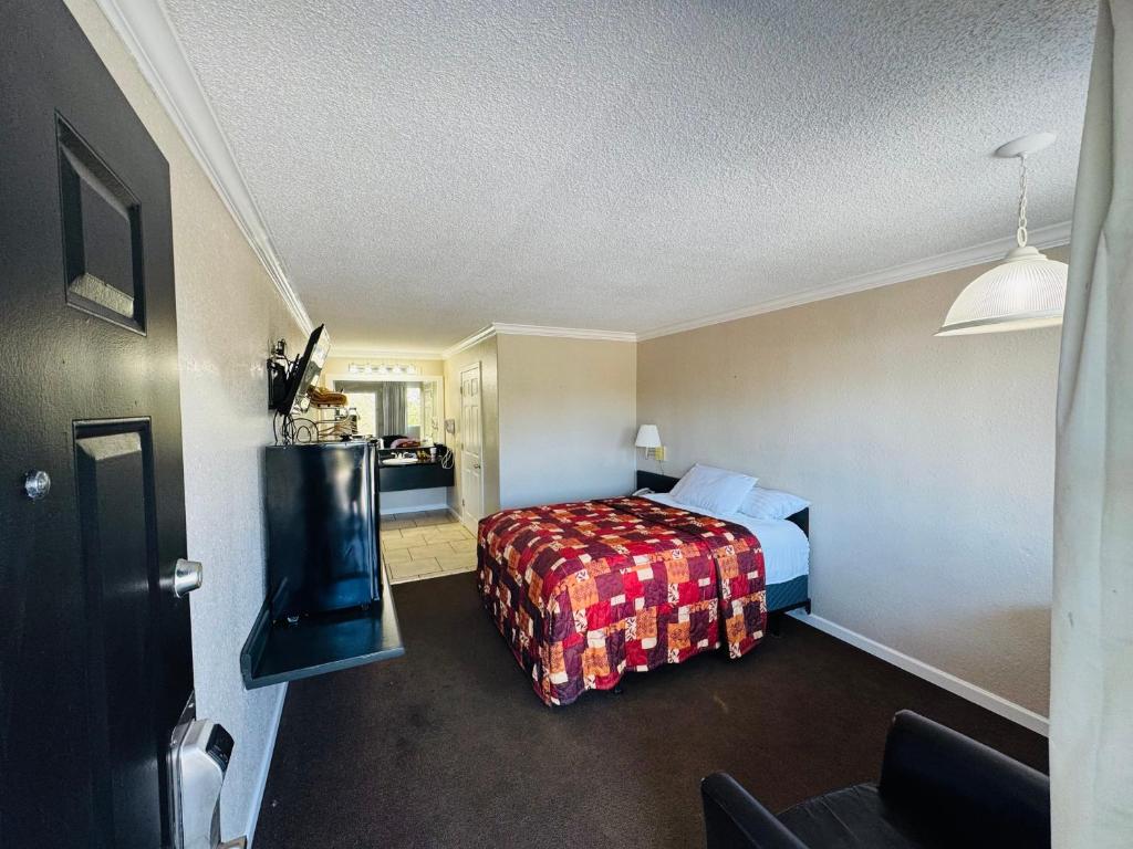 Oak Grove Inn photo