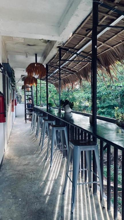 Duck & Drift - a Sleeper Hostel - Just 1,7km from Airport 4