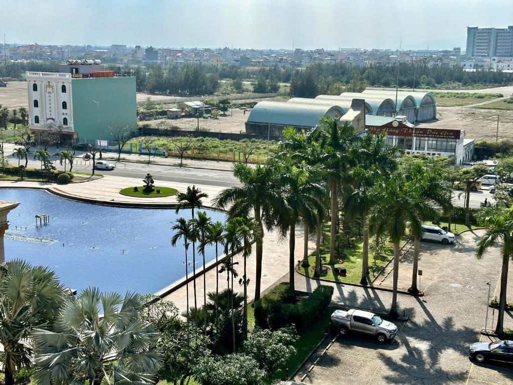 Premier Twin Room with Balcony and City View