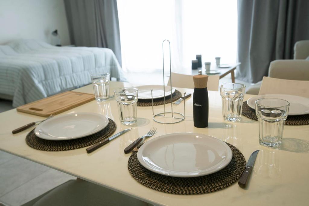 NORDELTA- Departamento con Terraza Privada, Cochera Cubierta, Gym y Piscina