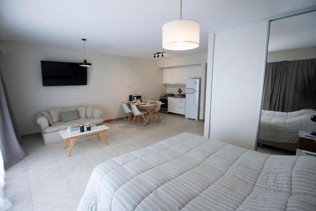 NORDELTA- Departamento con Terraza Privada, Cochera Cubierta, Gym y Piscina