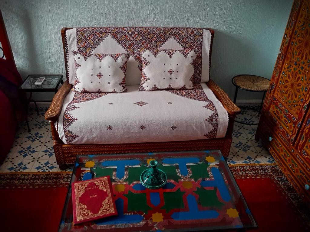 Postel nebo postele na pokoji v ubytování Riad Atika Mek