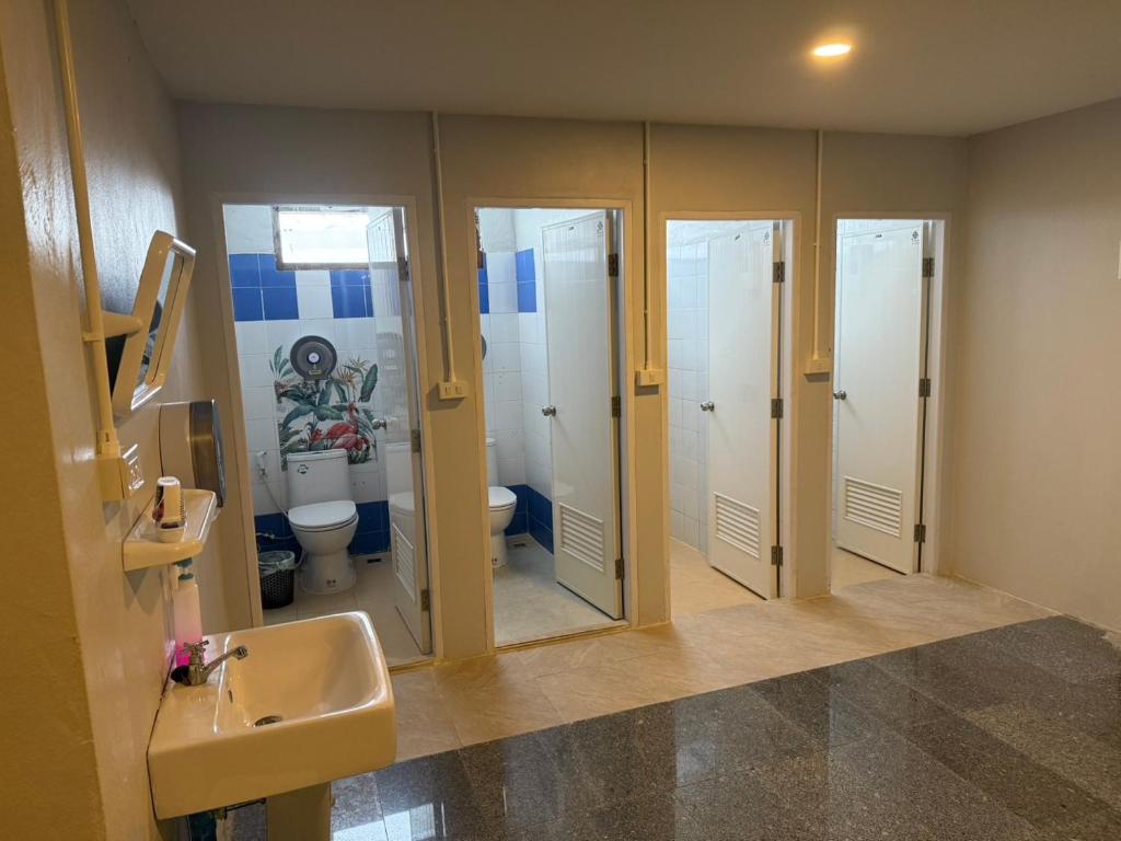 Koupelna v ubytování YP Hostel